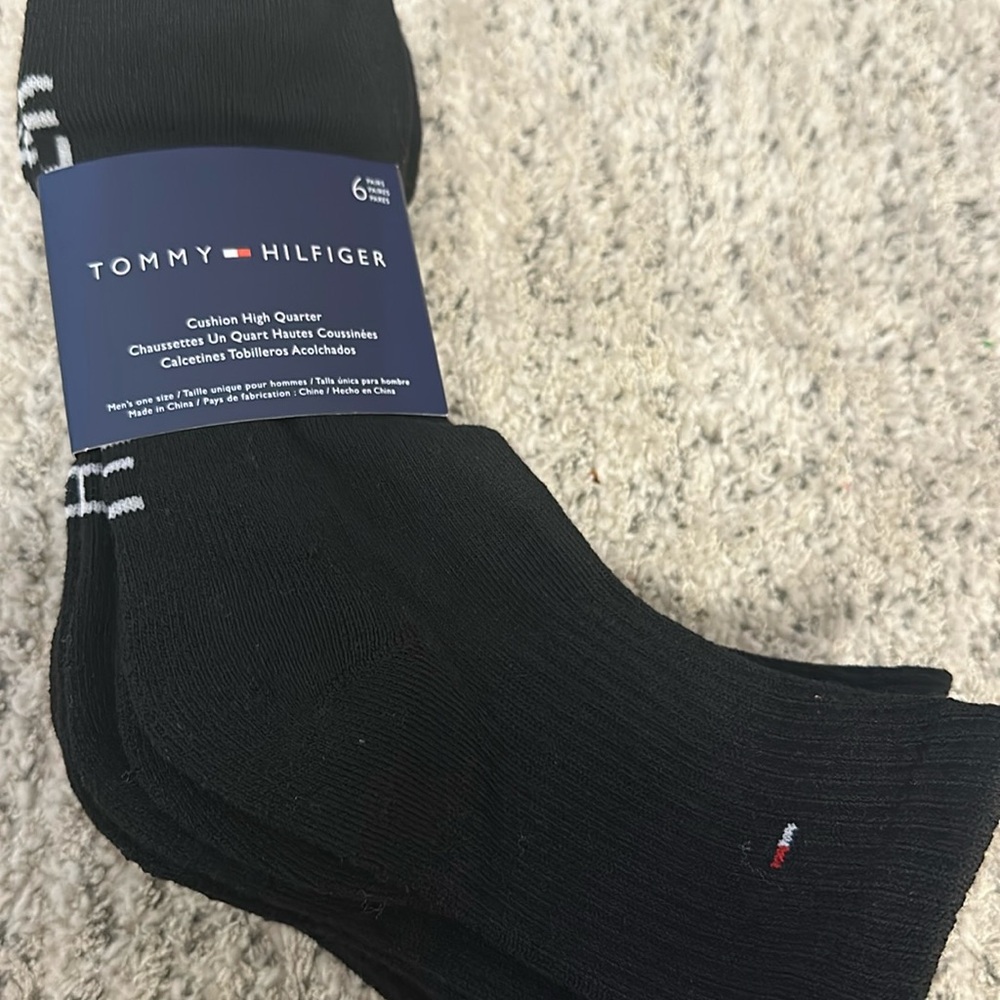 NWT Tommy Hilfiger black 6 pack socks
